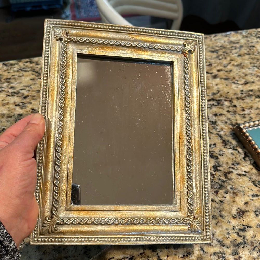 Small mirror 🪞